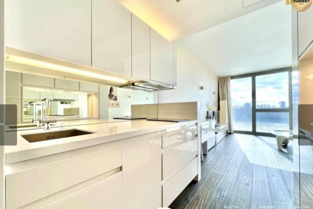 Eurovea Cozy Studio Apartman Pozsony Kültér fotó
