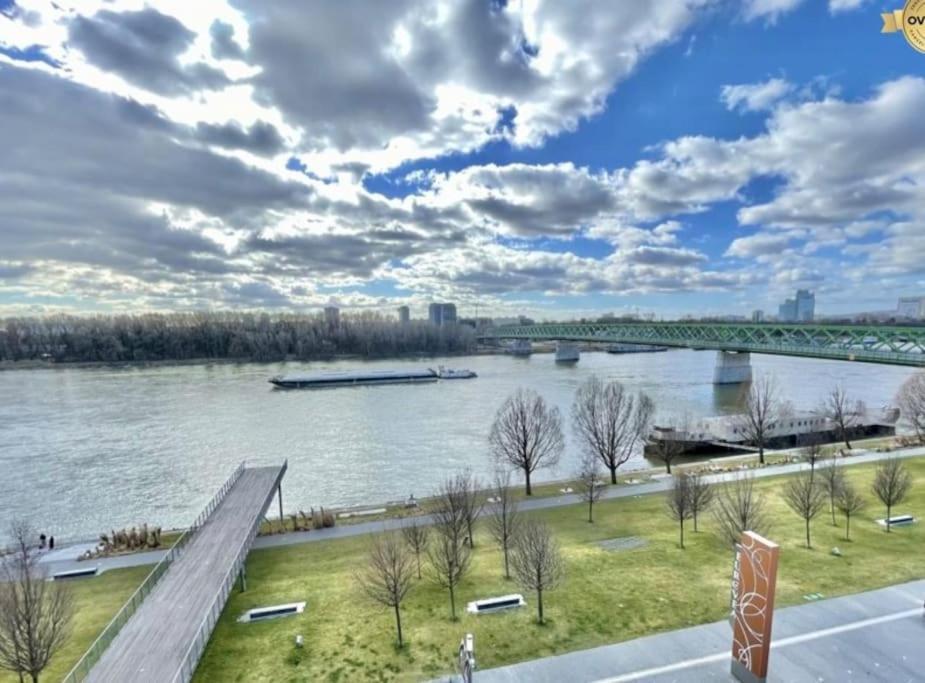Eurovea Cozy Studio Apartman Pozsony Kültér fotó
