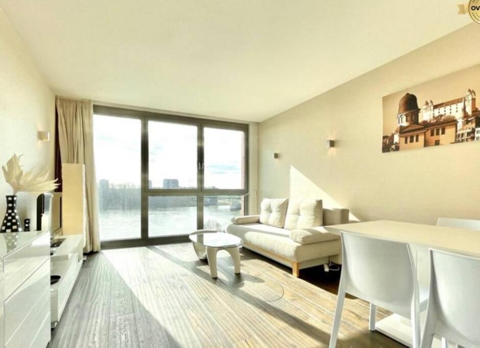 Eurovea Cozy Studio Apartman Pozsony Kültér fotó